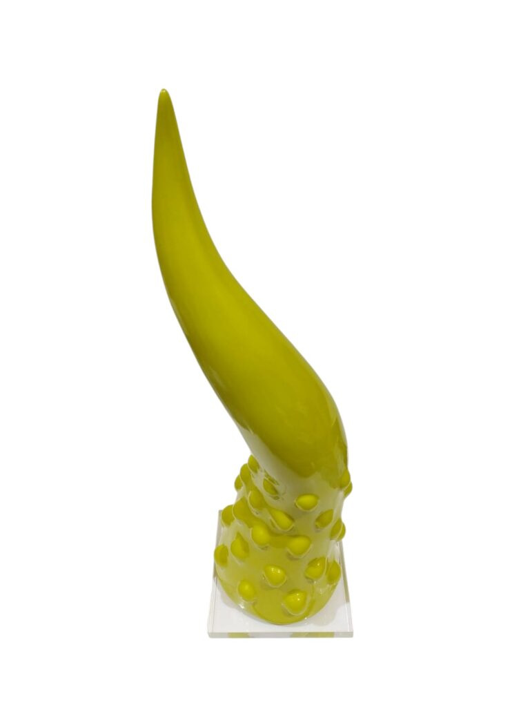 CDAC0208L CENTRO D'ARTE CRYSTAL CORNO BORCHIE SUL BORDO PORCELLANA 31CM BASE PEXIGLASS COLORE LIME