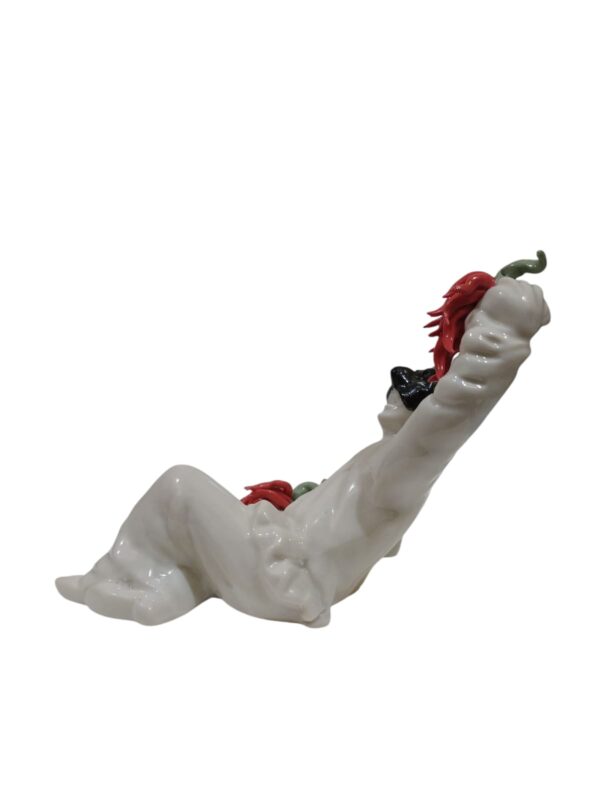 Pulcinella sdraiato peperoncino porcellana 11,5cm - immagine 3